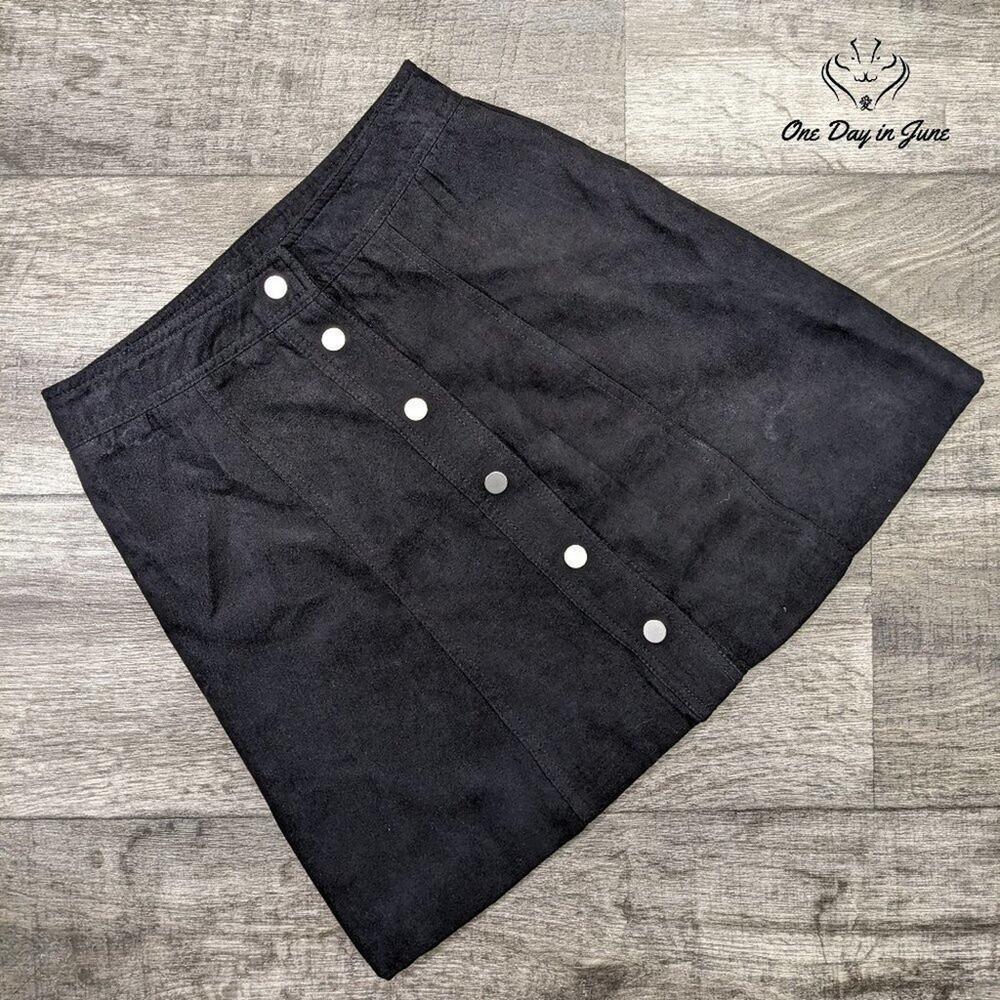 H&M Faux Suede Snap Front Mini Skirt Size 2